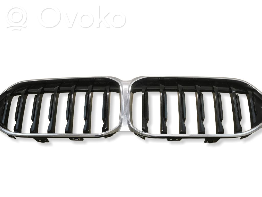 Maskownica / Grill / Atrapa górna chłodnicy   7476257,11481910,7476258