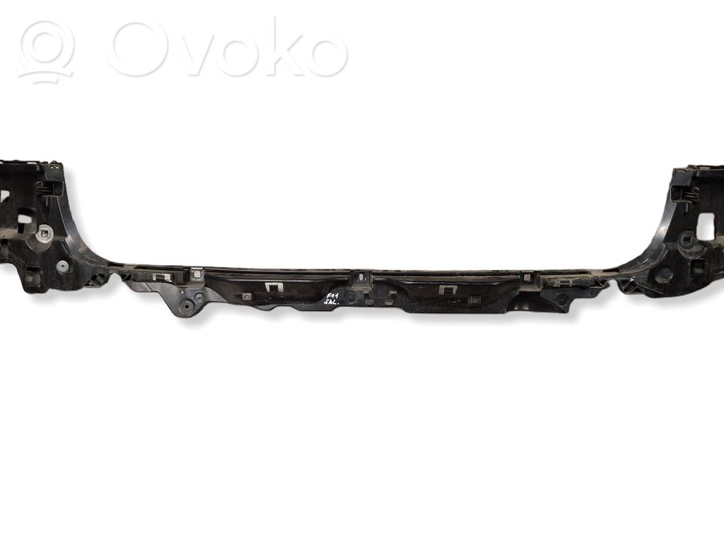 BMW 5 F10 F11 Uchwyt / Mocowanie zderzaka tylnego 