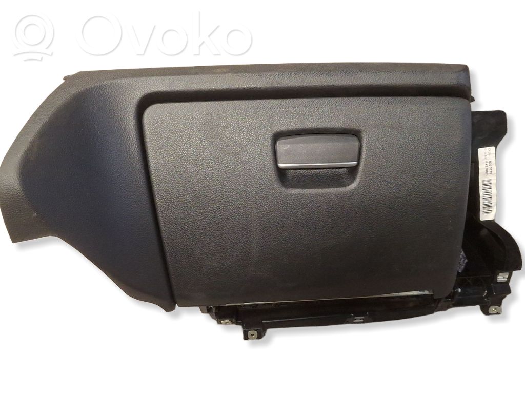 BMW 1 E81 E87 Glovebox shock absorber 