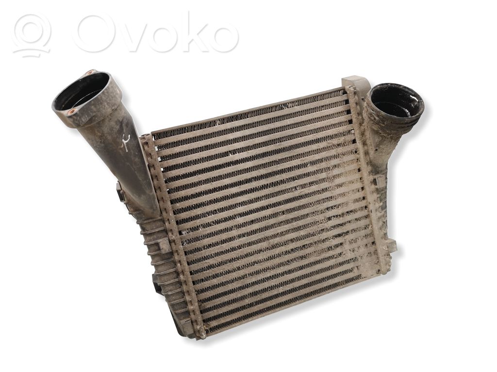 Audi Q7 4L Interkūlerio radiatorius 