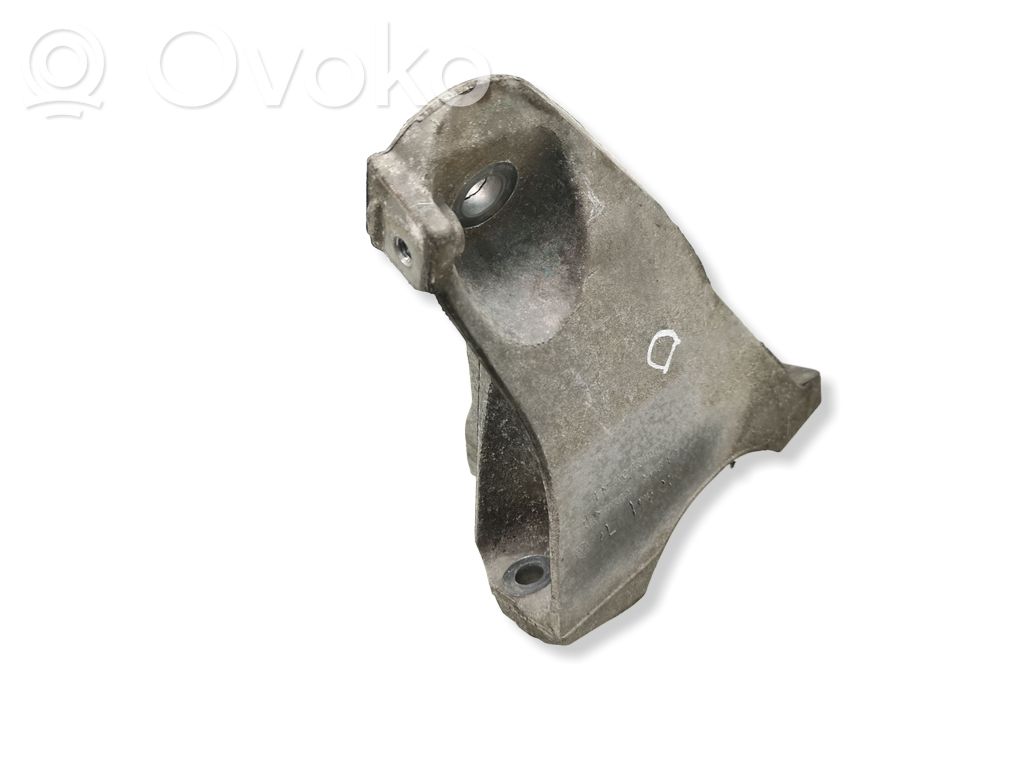 Engine mounting bracket   7L6199308B