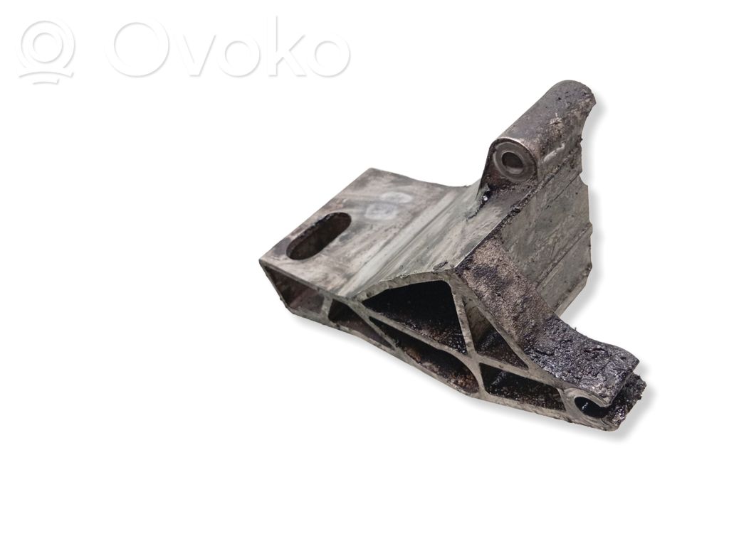 Volvo V70 Gearbox mounting bracket 