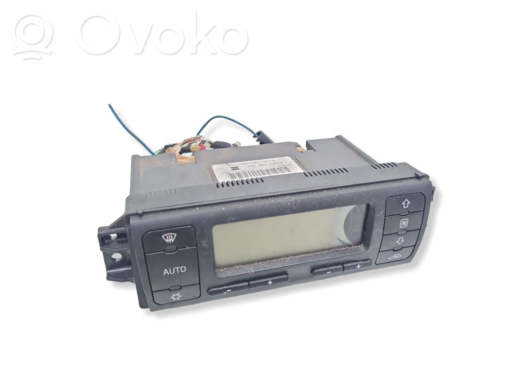 Panel klimatyzacji   1M0820043E,5HB00797810,S000702