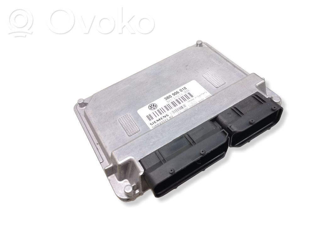 Volkswagen PASSAT B5 Engine control unit/module 