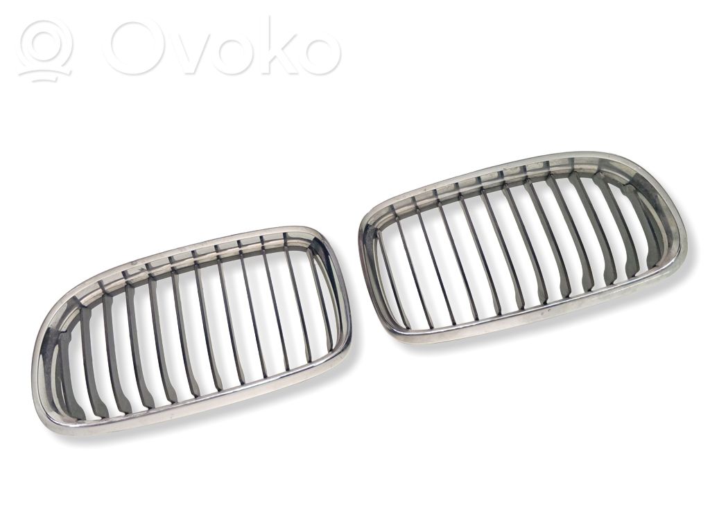 Grille de calandre avant   51137201968,51137201967,7201967,7201968