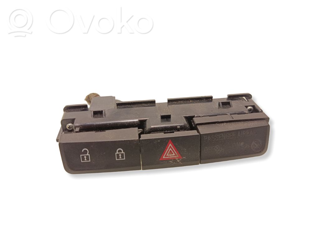 Opel Zafira C Hazard light switch 