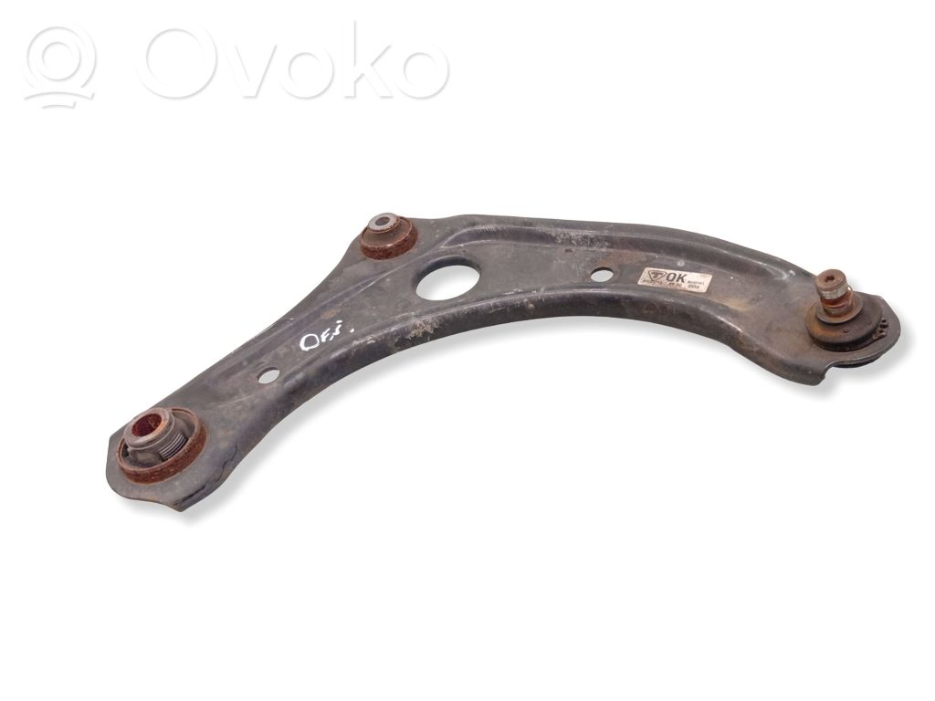 Nissan Note (E12) Front lower control arm/wishbone 