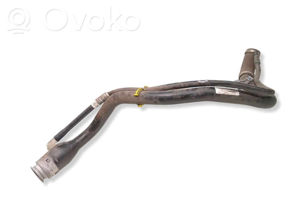 Opel Astra K Rura wlewu paliwa 