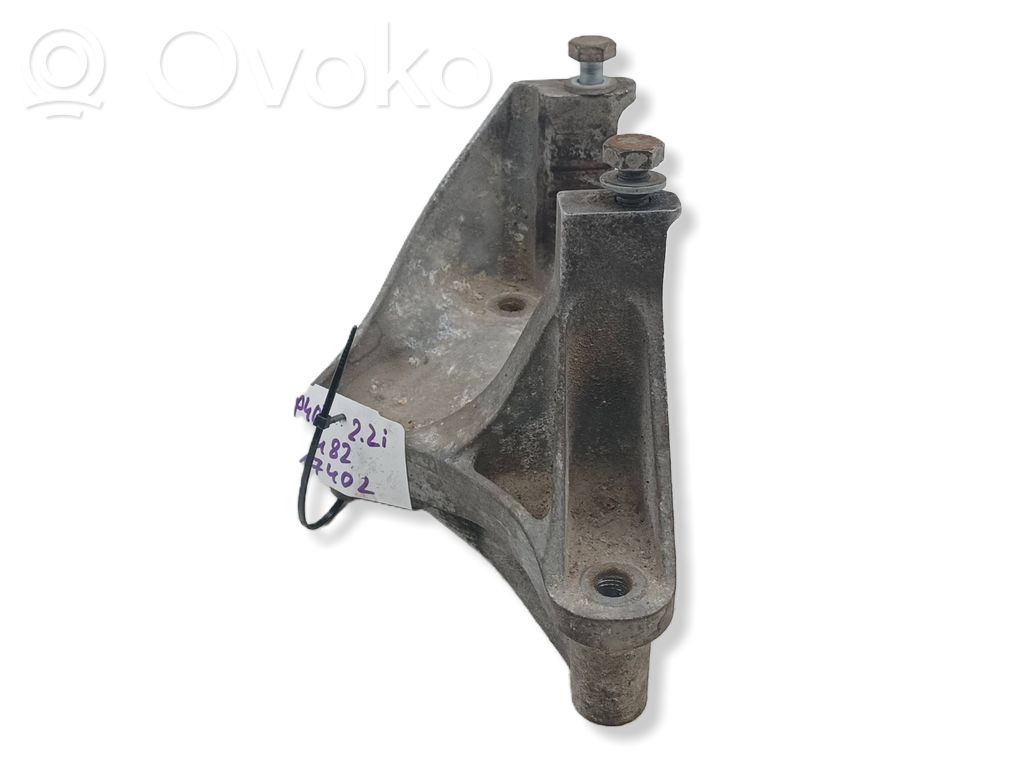 Peugeot 407 Gearbox mounting bracket 