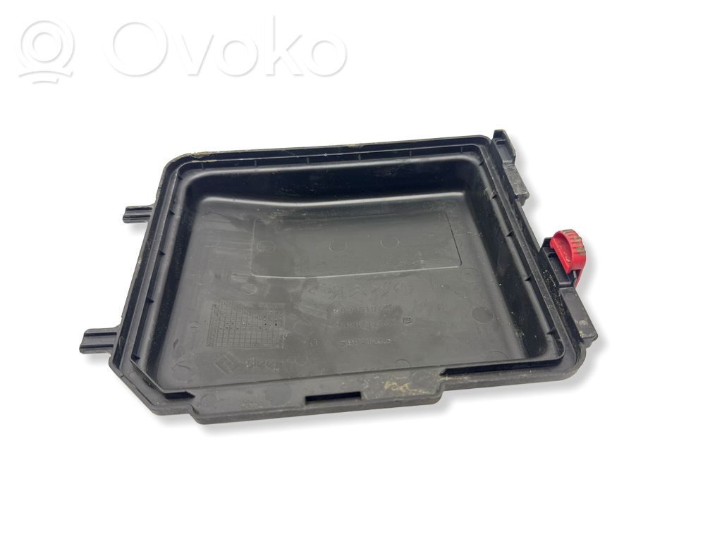 Opel Mokka B Tapa de caja de fusibles 