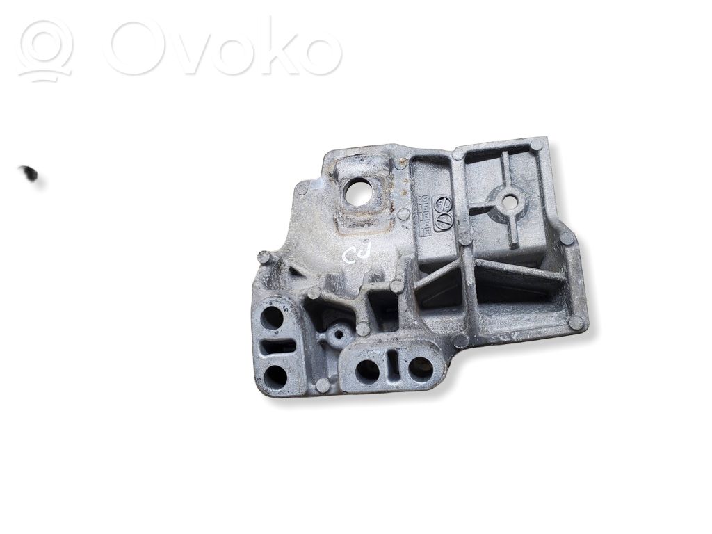 Land Rover Range Rover Evoque L538 Engine mounting bracket 