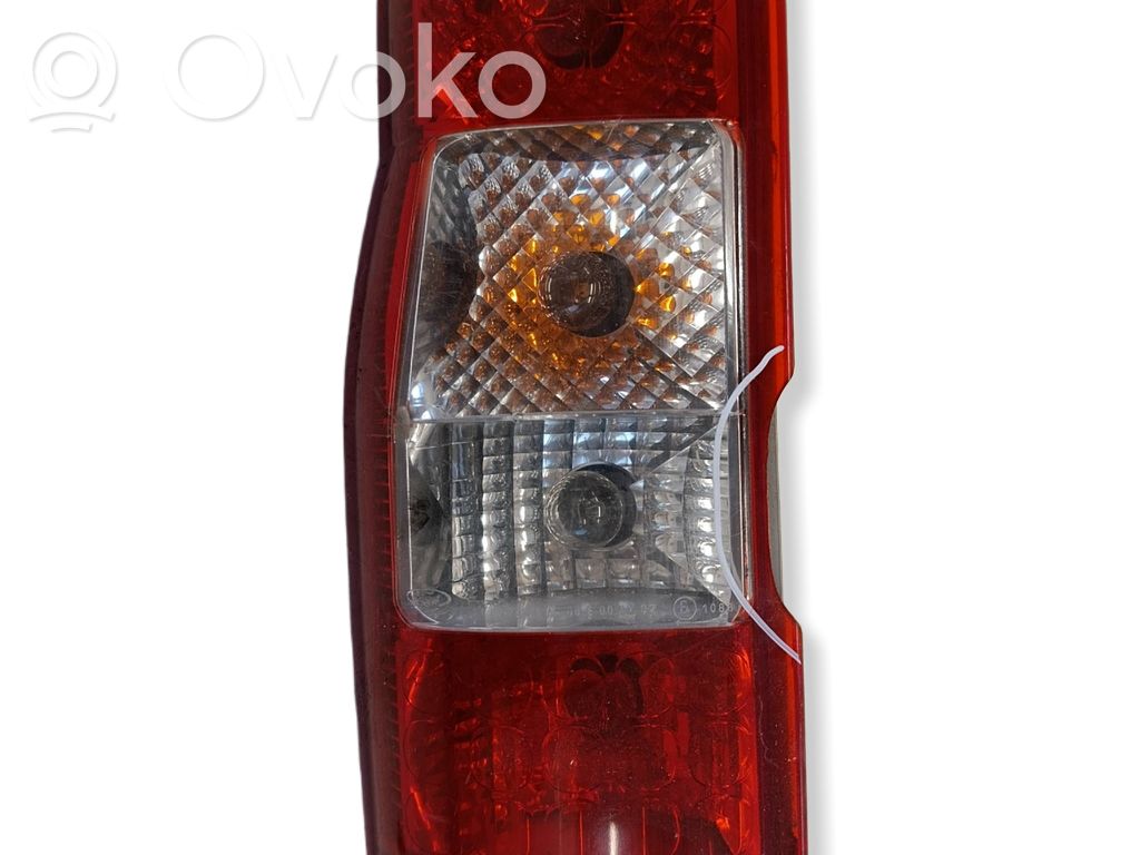 Ford Transit Aizmugurējais lukturis virsbūvē 