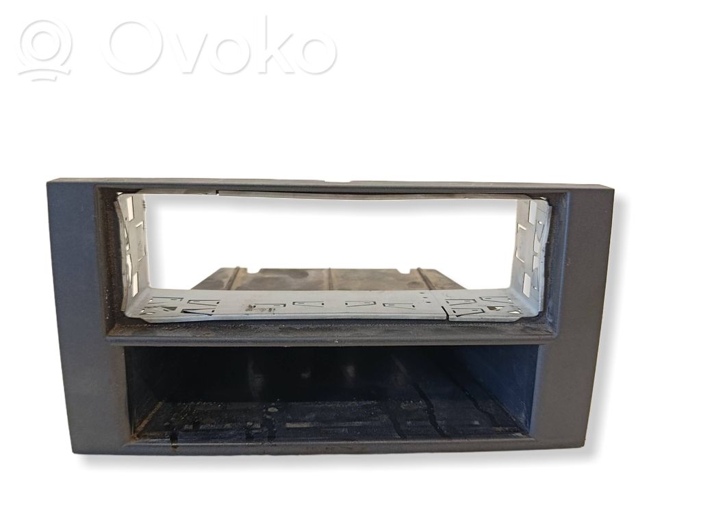 Compartimiento/consola central del panel   6S6J18933A