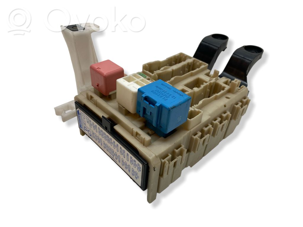 Toyota Corolla E140 E150 Fuse module 