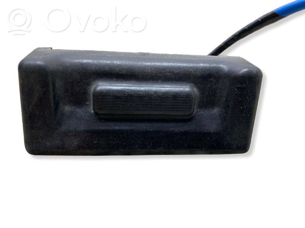 Mazda CX-3 Tailgate opening switch 