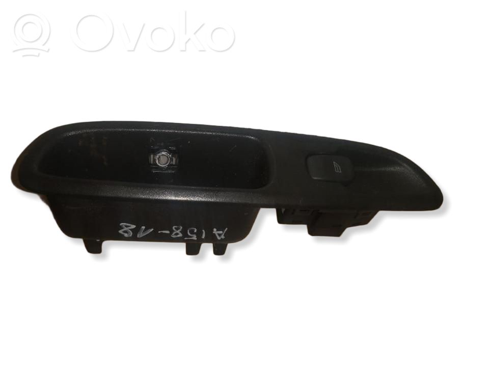 Volvo S60 Electric window control switch 