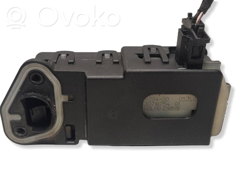 Volvo V50 Fuel tank cap lock 