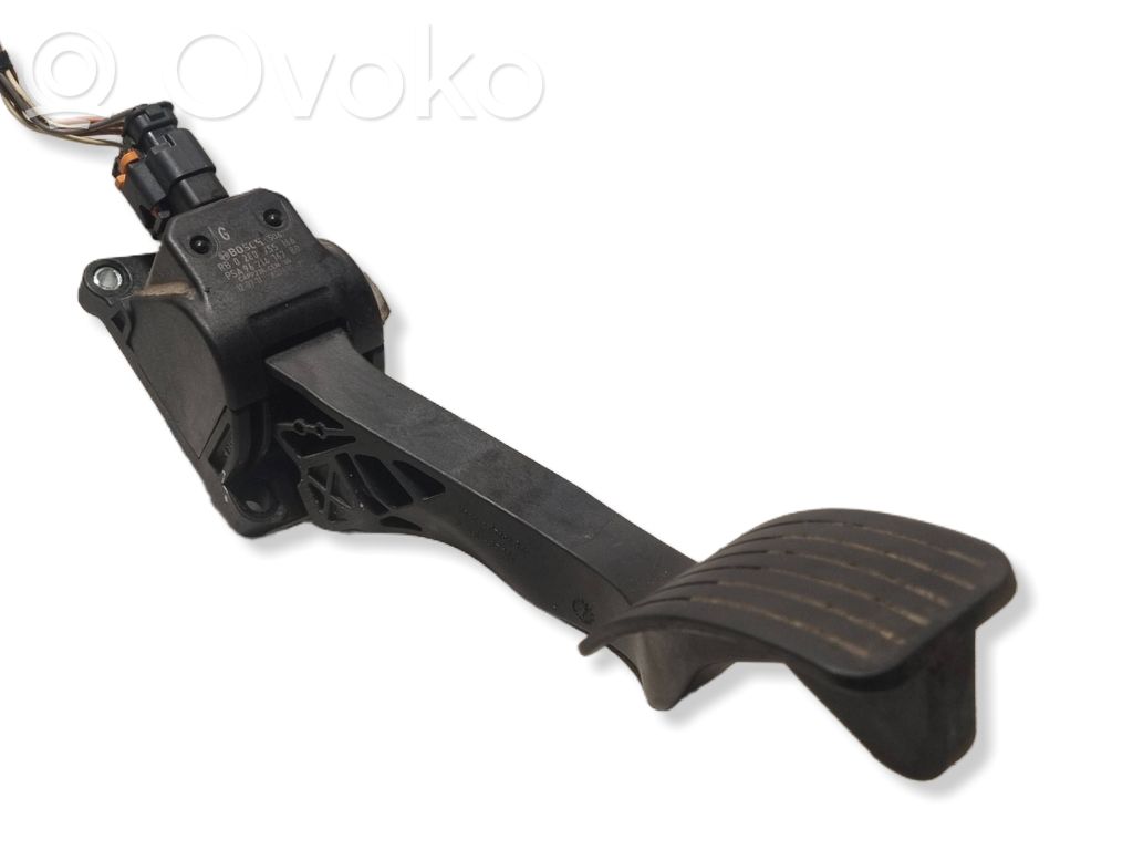 Volvo V70 Accelerator throttle pedal 