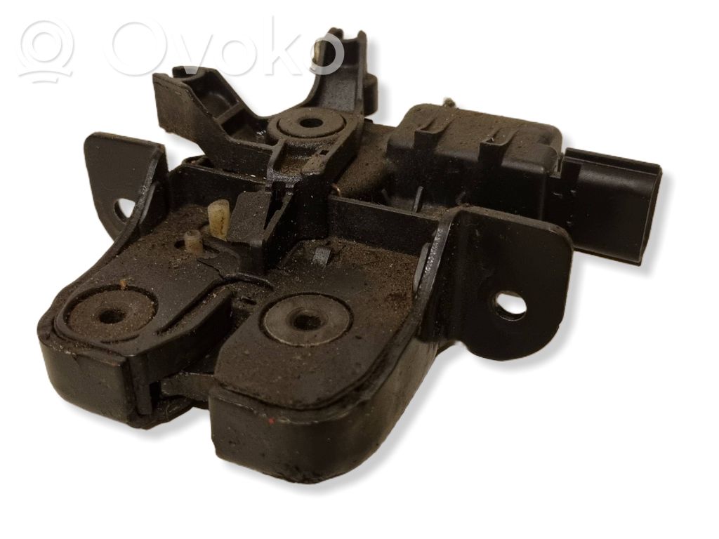 Dacia Duster Tailgate lock latch 