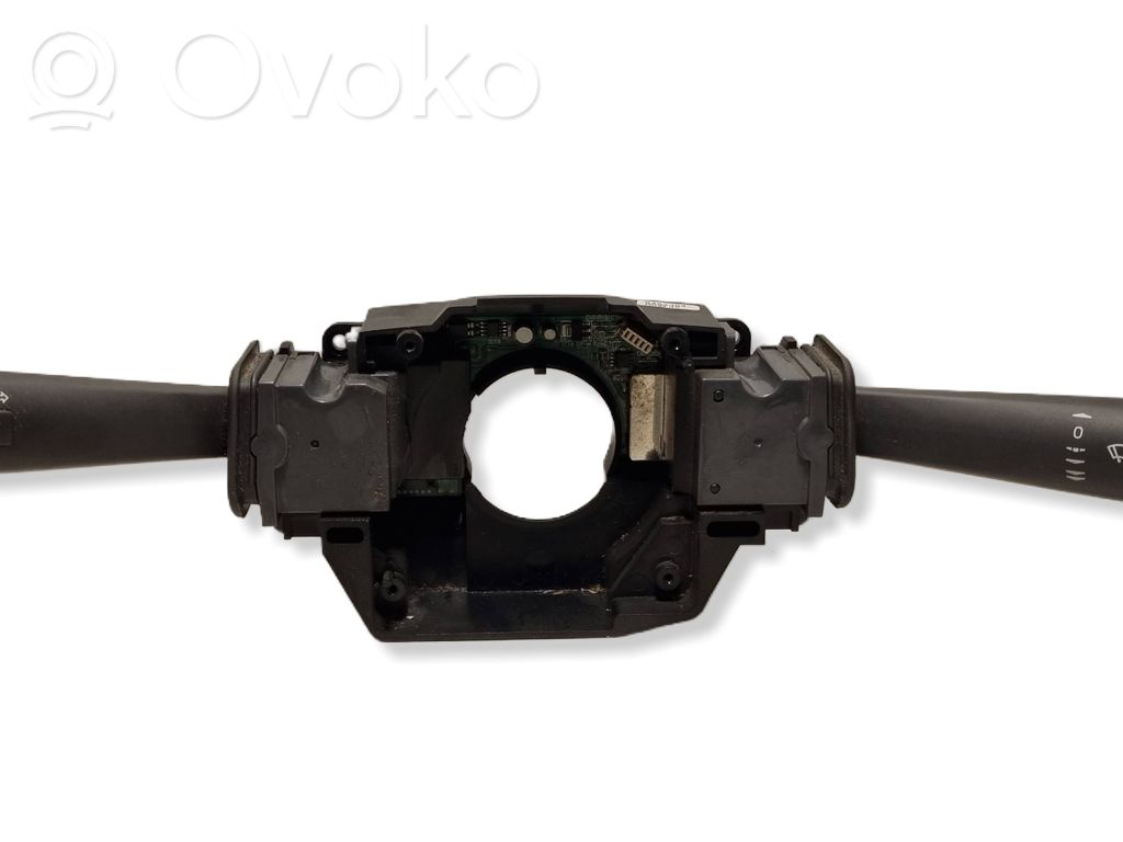 Volvo XC70 Wiper turn signal indicator stalk/switch 