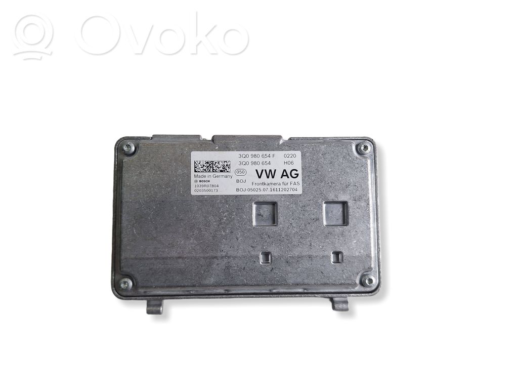 Volkswagen Tiguan Windshield/windscreen camera 