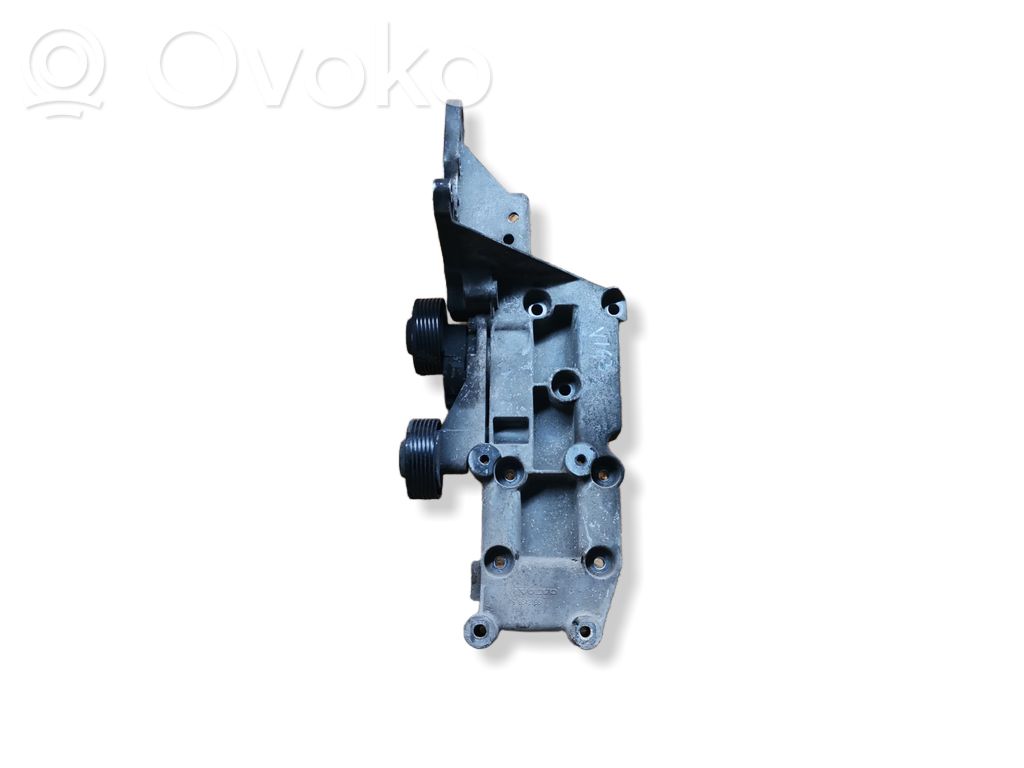 Engine mounting bracket   8642196
