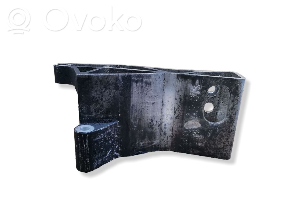 Volvo V70 Gearbox mounting bracket 