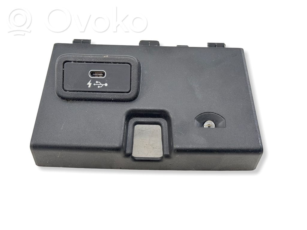 BMW 4 G22 G23 G24 G26 USB socket connector 