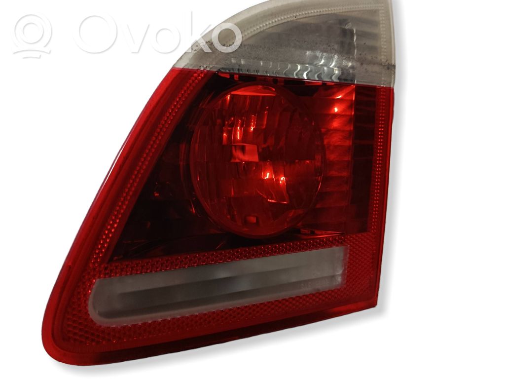 BMW 5 E60 E61 Aizmugurējais lukturis pārsegā 