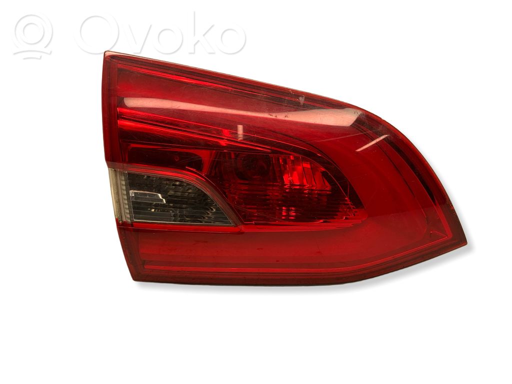 Peugeot 308 Lampy tylnej klapy bagażnika 