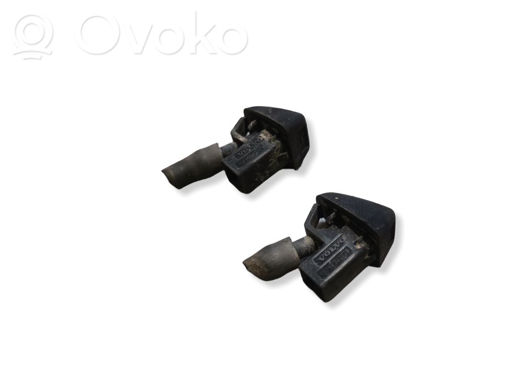 Volvo V70 Dysza spryskiwacza szyby przedniej / czołowej 
