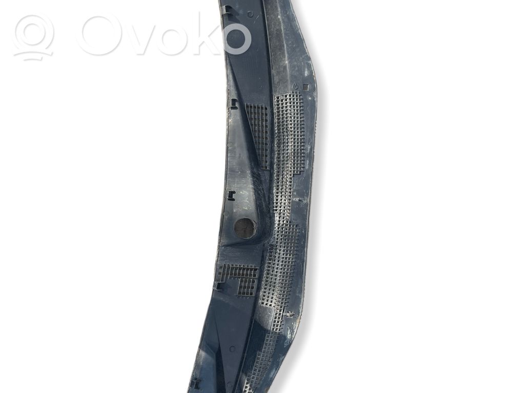 Dodge Caliber Windshield trim 