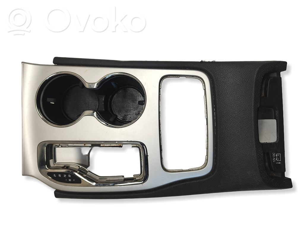 Jeep Grand Cherokee Hansikaslokeron koristelista 