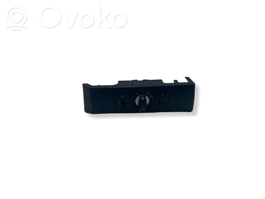 Light switch   6988566,33295001