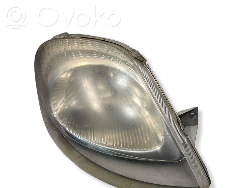 Opel Vivaro Phare frontale 
