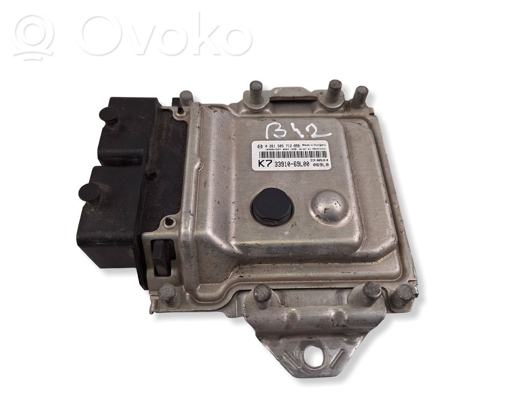 Suzuki Swift II Engine control unit/module 