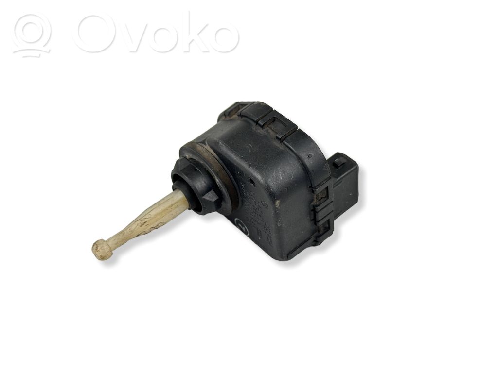 Audi A4 S4 B5 8D Scheinwerferstellmotor 