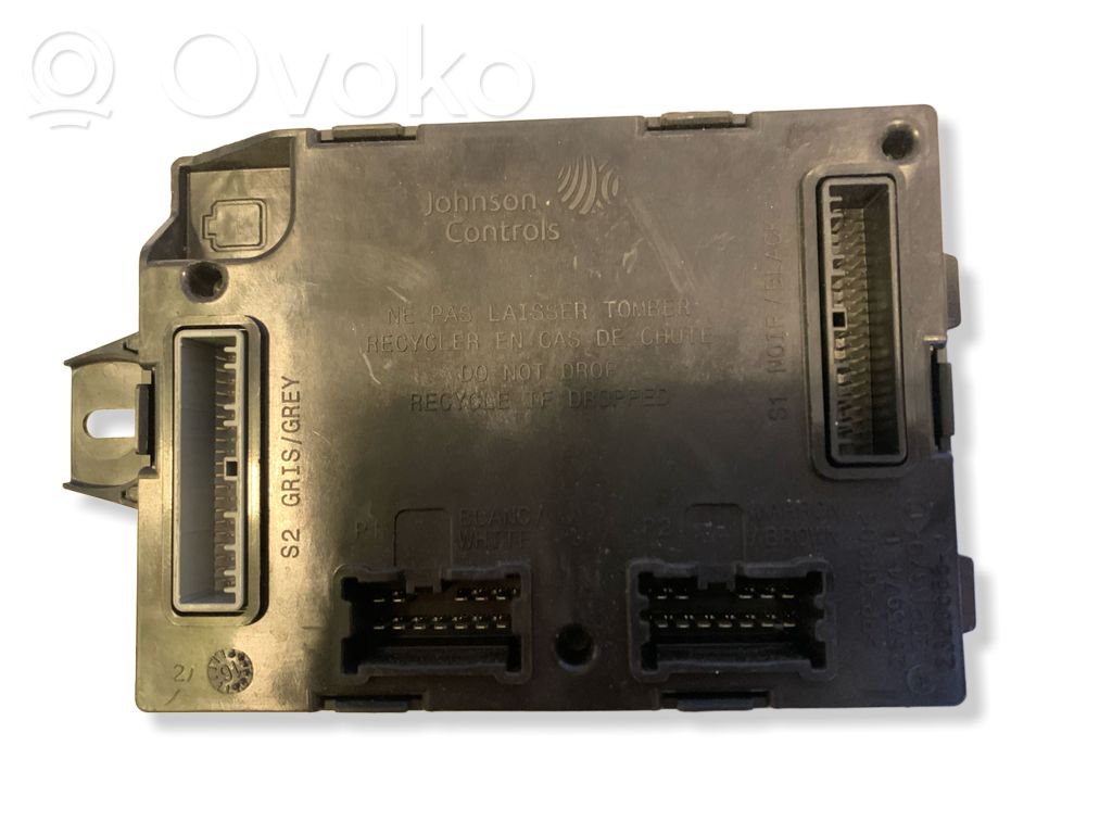 Renault Trafic III (X82) Engine control unit/module 