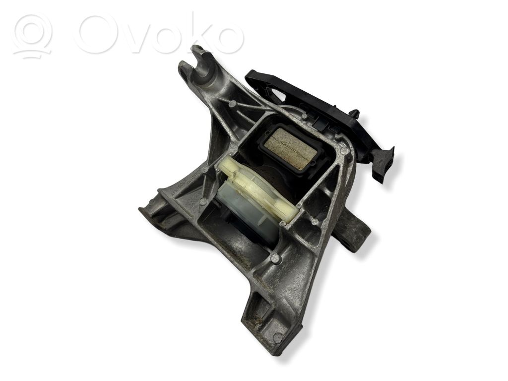 Engine mount bracket   4A103720,4A111210,AIS19C03
