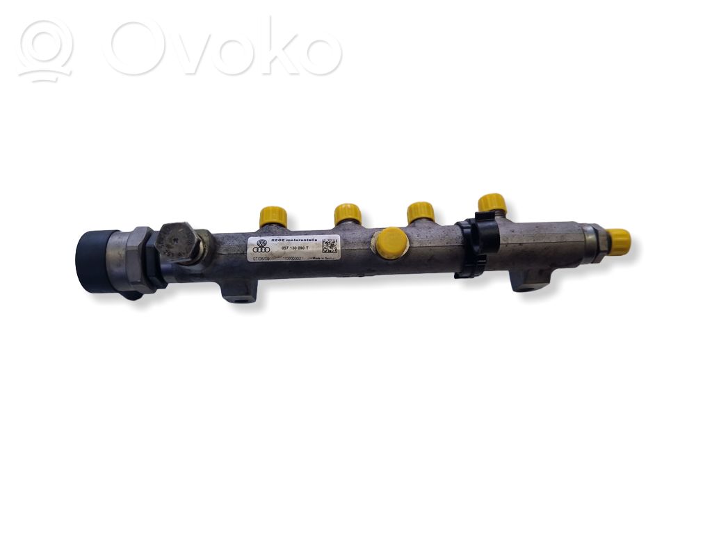 Audi A6 S6 C6 4F Listwa wtryskowa 