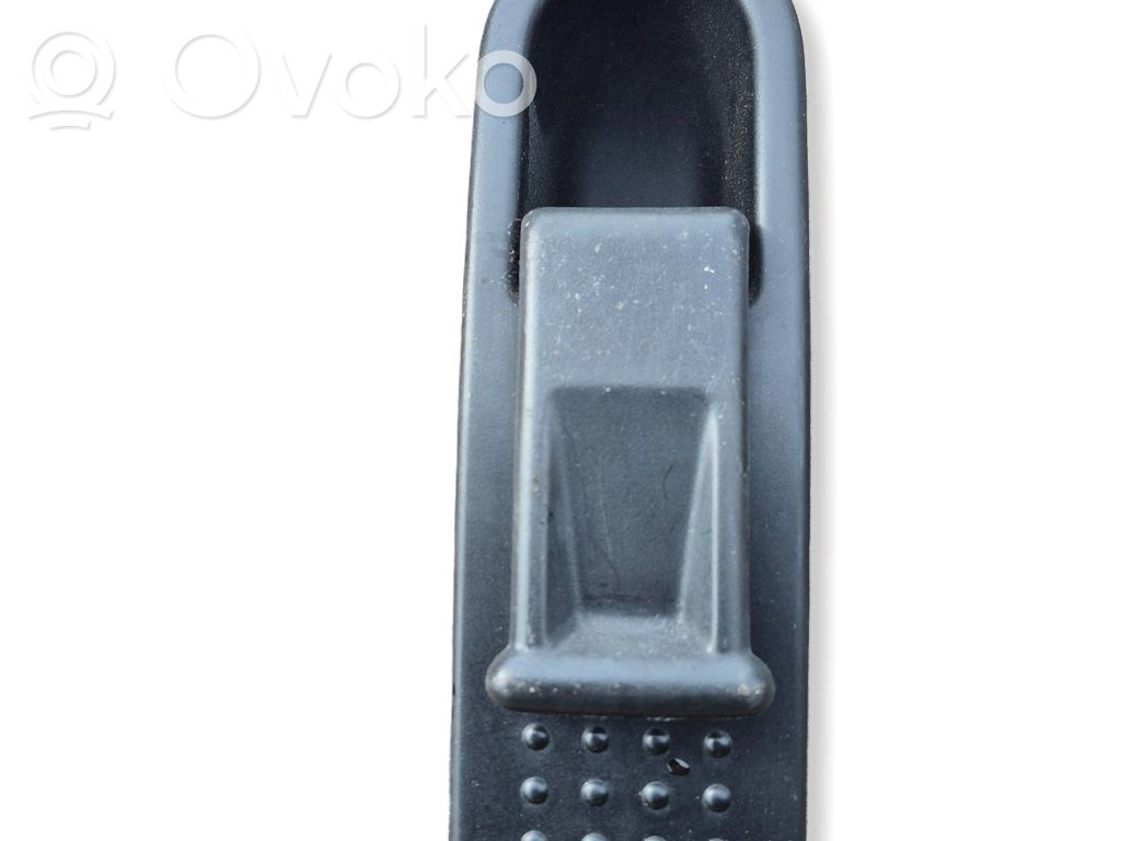 Klamka wewnętrzna drzwi   25863,7L00351883,05628