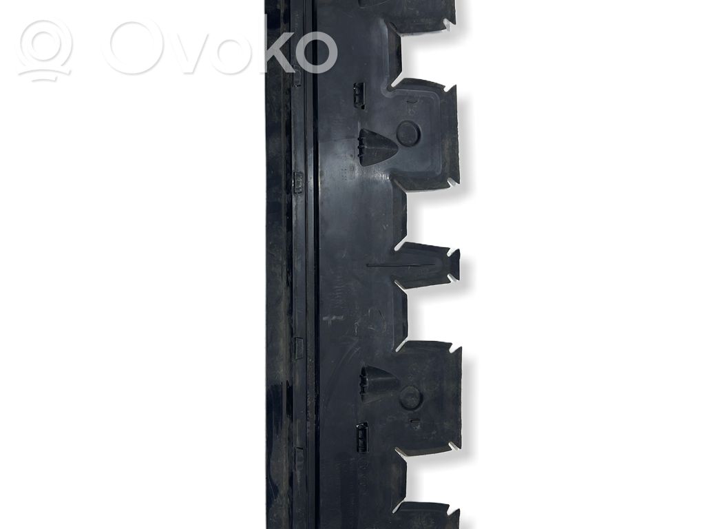 Audi Q7 4M Radiator mount bracket 