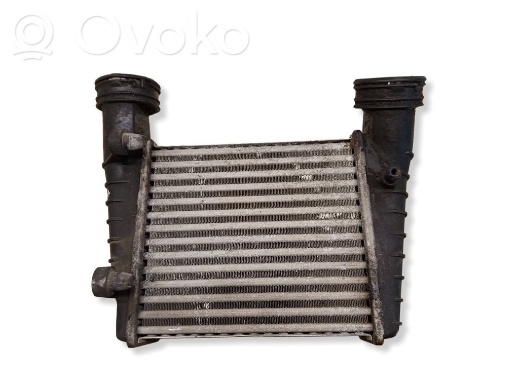 Volkswagen PASSAT B5.5 Intercooler air channel guide 