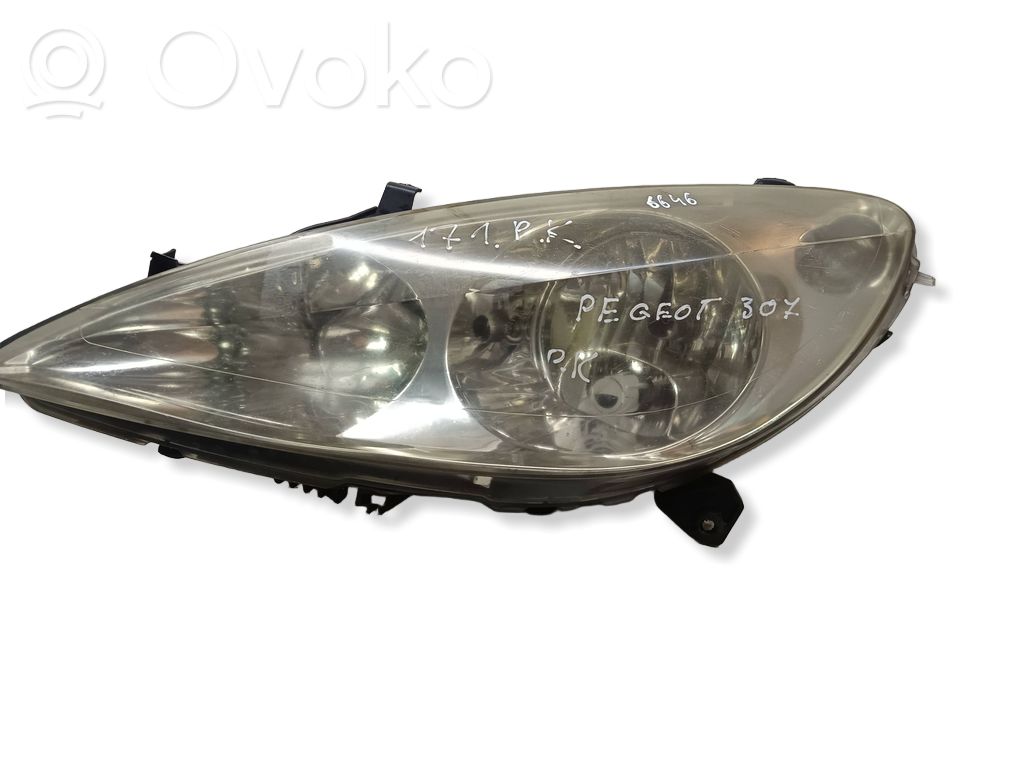 Peugeot 307 Lampa przednia 