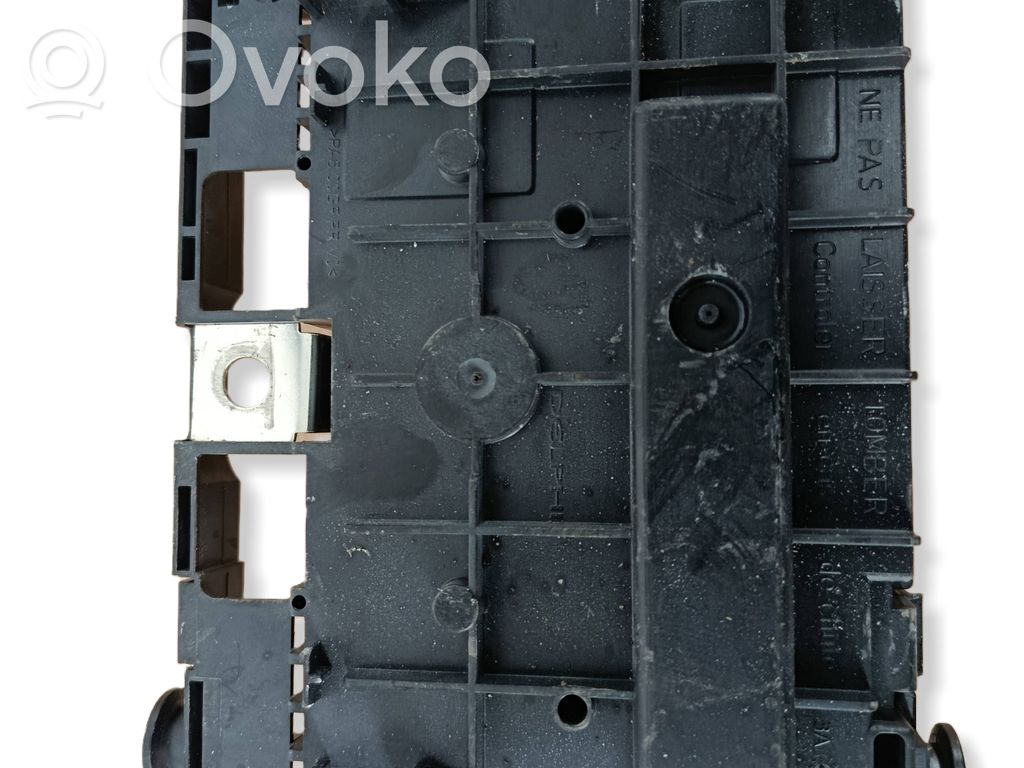 Peugeot 308 SW  Fuse module 