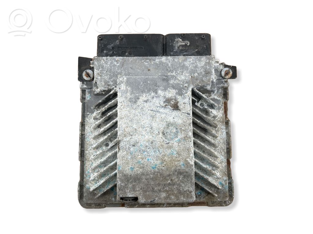 Volkswagen PASSAT B5.5 Engine control unit/module 
