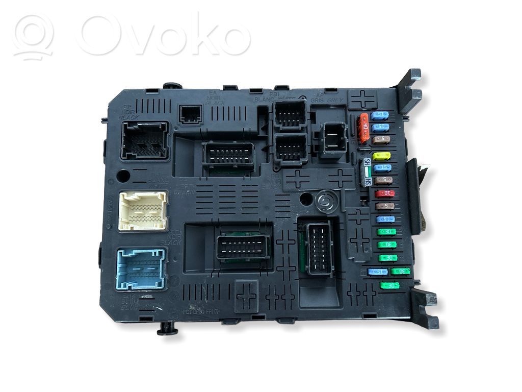Peugeot 3008 I Ramka / Moduł bezpieczników 