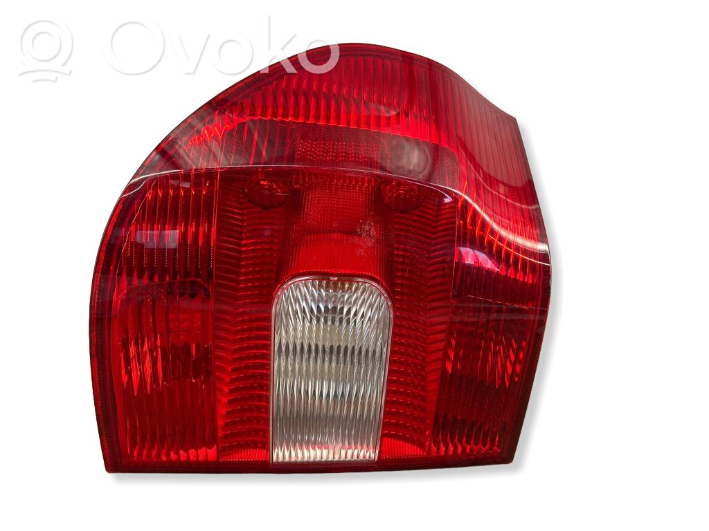 Lampa tylna   5L0945111,5L0945095