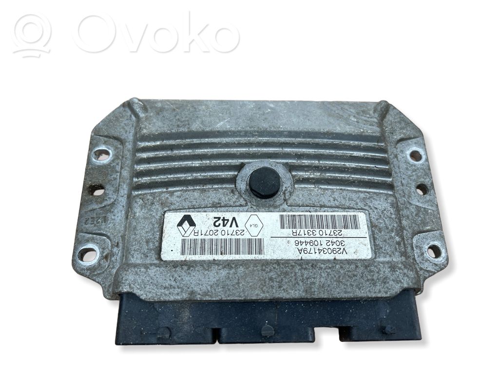 Renault Clio IV Engine control unit/module 