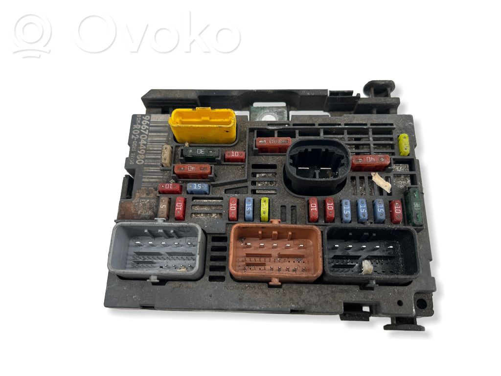Peugeot 5008 Fuse module 